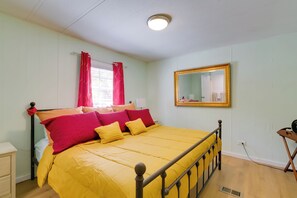 House (2 Bedrooms) | Interior - Fire Pit & Boat Dock: Peaceful Dunnellon Cabin! (Dunnellon)