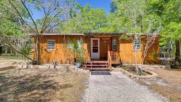 House (2 Bedrooms) | Exterior