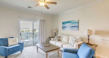 7 Mi to Myrtle Beach Boardwalk: Condo w/ Balcony!