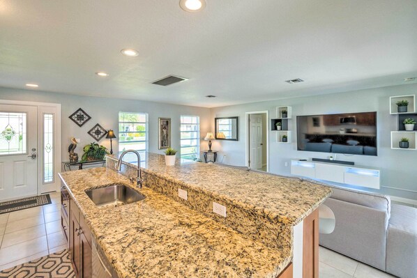 House (3 Bedrooms) | Interior