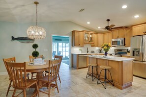 Interior - Naples Paradise w/ Grill, 1 Mi to Vanderbilt Beach (Naples)