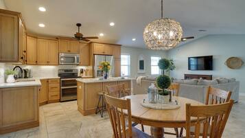 House (3 Bedrooms) | Interior