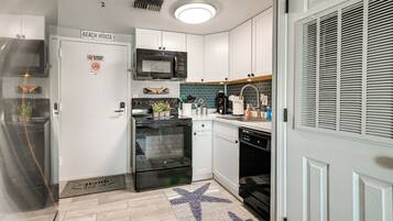 Apartment (0 Bedroom) | Interior