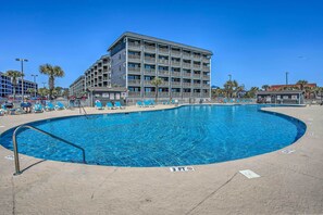 Apartment (0 Bedroom) | Interior - Oceanfront Condo w/ Balcony in Myrtle Beach! (Myrtle Beach)