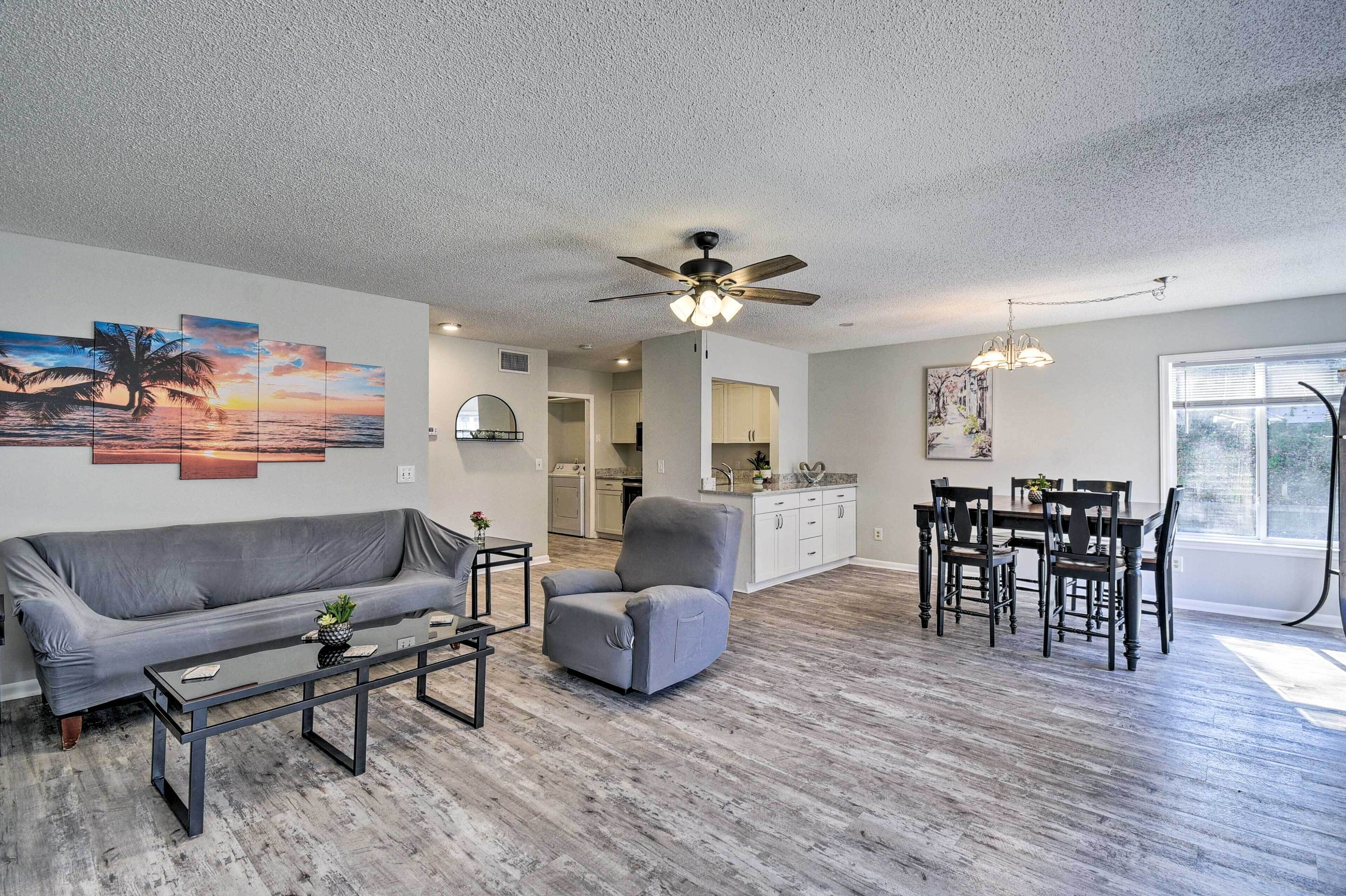 North Myrtle Beach Condo < 1 Mi to Beaches!