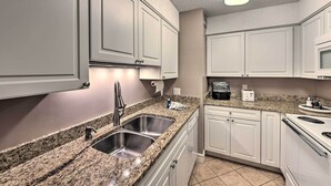 Microwave, oven, stovetop, dishwasher - Quiet Condo in Resort: Swim, Swim, Shop, & More! (Hilton Head Island)