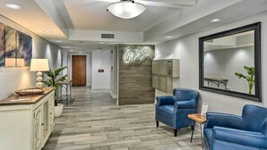 Lobby - Quiet Condo in Resort: Swim, Swim, Shop, & More! (Hilton Head Island)