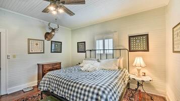 Cottage (2 Bedrooms) | Interior
