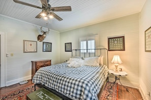 Cottage (2 Bedrooms) | Interior - Ridgeland Vacation Rental < 30 Mi to Beaufort (Ridgeland)