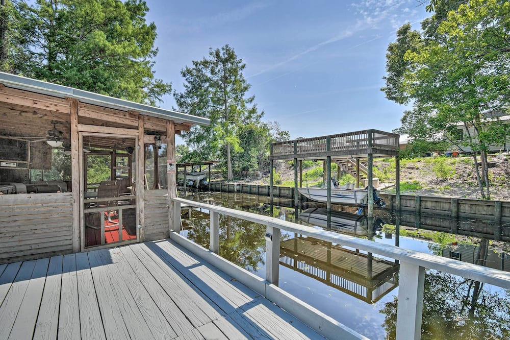 Peaceful Satsuma Escape w/ Dunns Creek Access - San Mateo, FL
