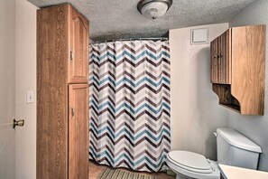 House (3 Bedrooms) | Interior - Peaceful Satsuma Escape w/ Dunns Creek Access (Satsuma)