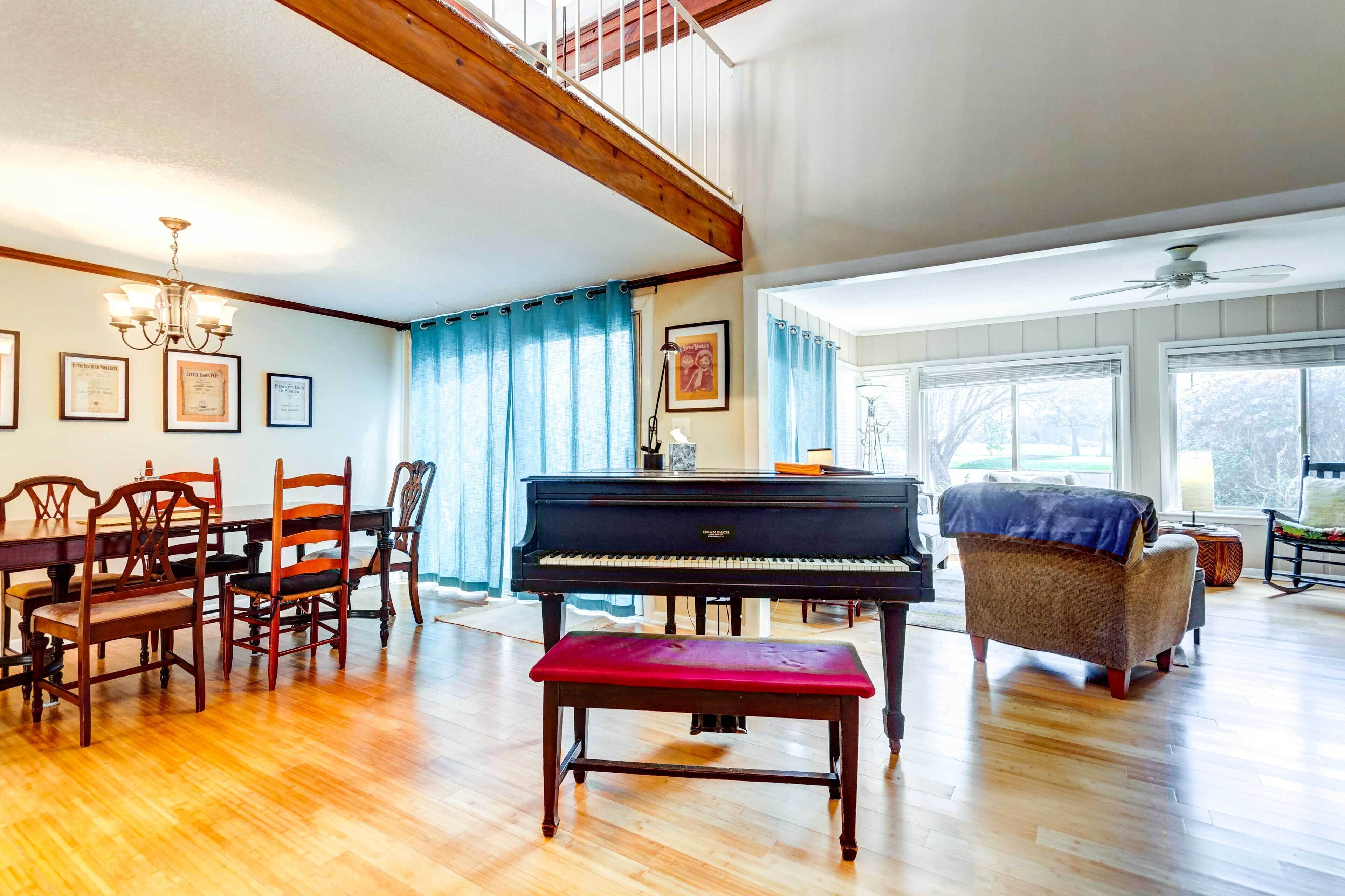 Pensacola Vacation Rental - 1 Mi to Golfing!