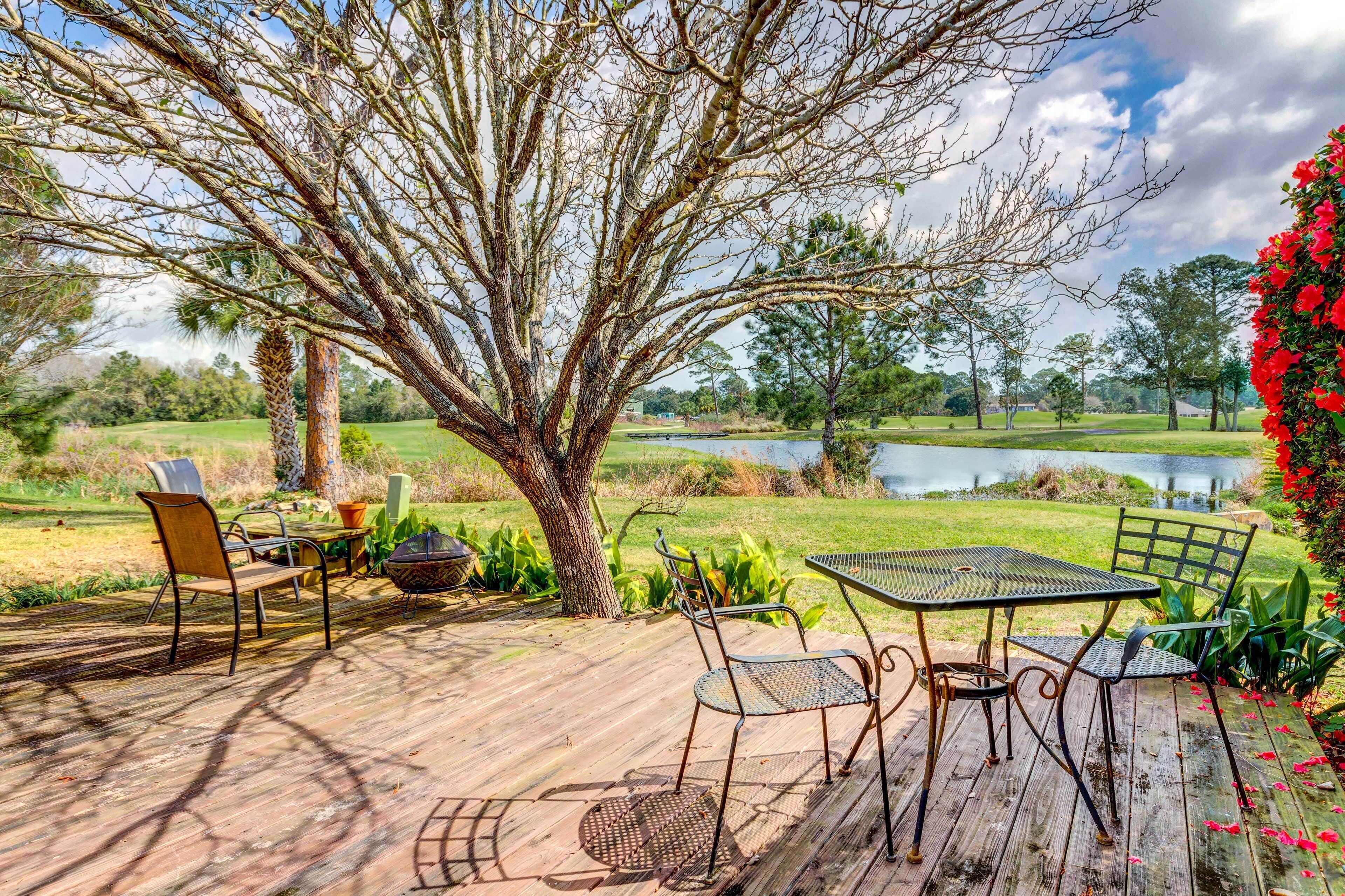 Pensacola Vacation Rental - 1 Mi to Golfing!