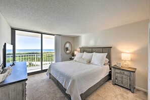 Apartment (2 Bedrooms) | Interior - Resort Condo With Balcony & Stunning Ocean Views! (Marco Island)