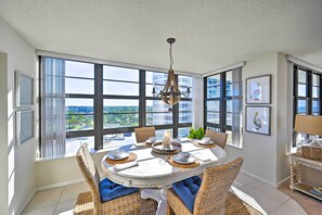 Apartment (2 Bedrooms) | Interior - Resort Condo With Balcony & Stunning Ocean Views! (Marco Island)