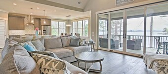 Lake Keowee Home With Balcony & Boat Dock!