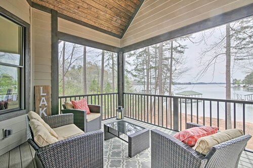 Lake Keowee Home With Balcony & Boat Dock!
