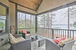 House (5 Bedrooms) | Front of property