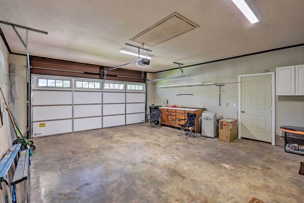 House (3 Bedrooms) | Interior - 2 Mi to Beach! Sea Pines Resort Home w/ Large Yard (Hilton Head Island)