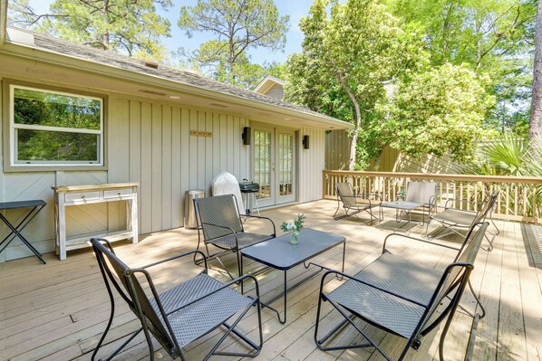 House (3 Bedrooms) | Interior - 2 Mi to Beach! Sea Pines Resort Home w/ Large Yard (Hilton Head Island)