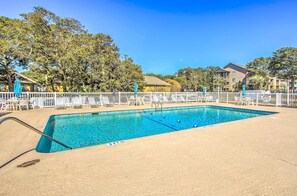 Interior - Walk to Ocean: Myrtle Beach Condo w/ Balcony! (Myrtle Beach)