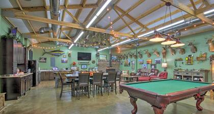 Pool & Fire Pit! 'outlaw Gameroom' in St Matthews