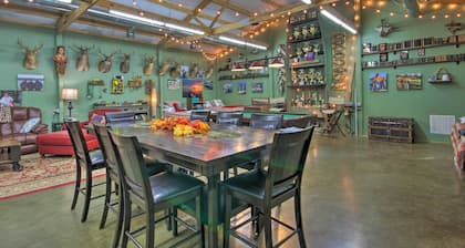 Saint Matthews Outlaw Gameroom w/ Fire Pit!