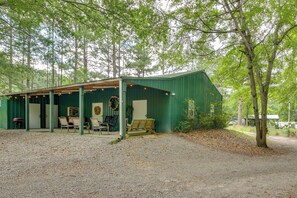 Apartment (0 Bedroom) | Interior - Saint Matthews Outlaw Gameroom w/ Fire Pit! (Saint Matthews)