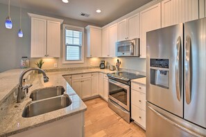 Apartment (3 Bedrooms) | Interior - Balcony & Pool Access: Myrtle Beach Getaway! (North Myrtle Beach)