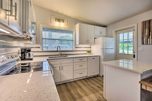 Private kitchen - 'sarasota Sunset House' w/ Spacious Patio! (Sarasota)