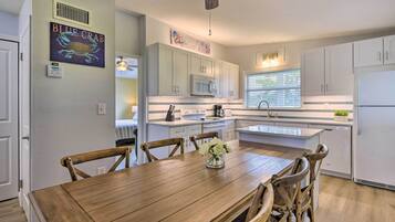 House (3 Bedrooms) | Private kitchen
