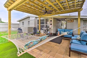 Outdoor dining - 'sarasota Sunset House' w/ Spacious Patio! (Sarasota)