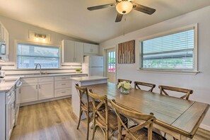 Maison (3 Bedrooms) | Cuisine privée | Un four, surface de cuisson, lave-vaisselle, mélangeur