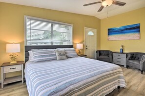 3 bedrooms, laptop workspace, bed sheets - 'sarasota Sunset House' w/ Spacious Patio! (Sarasota)