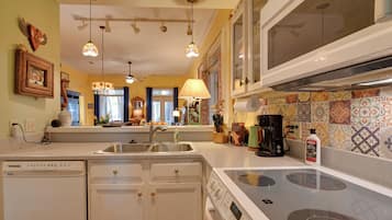 Cottage (3 Bedrooms) | Bahagian dalam