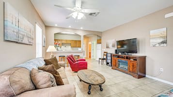 House (3 Bedrooms) | Front of property