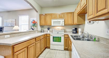 Pet-friendly Gem w/ Yard & Pool Access in Sebring