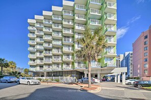 Apartment (0 Bedroom) | Interior - Pool Access: Oceanfront Myrtle Beach Condo! (Myrtle Beach)