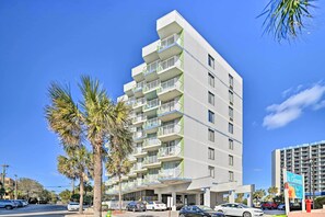 Apartment (0 Bedroom) | Interior - Pool Access: Oceanfront Myrtle Beach Condo! (Myrtle Beach)