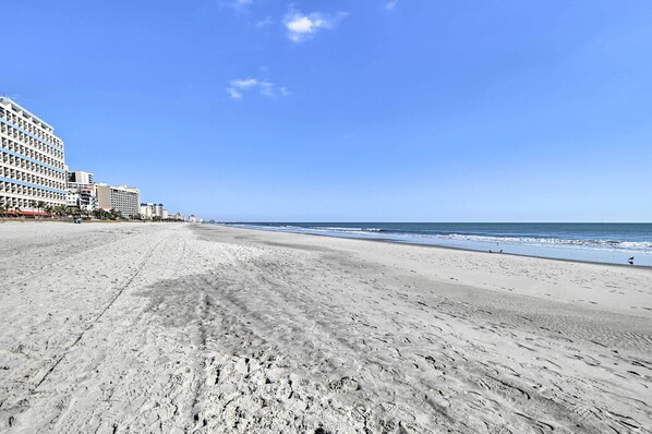 Apartment (0 Bedroom) | Interior - Pool Access: Oceanfront Myrtle Beach Condo! (Myrtle Beach)