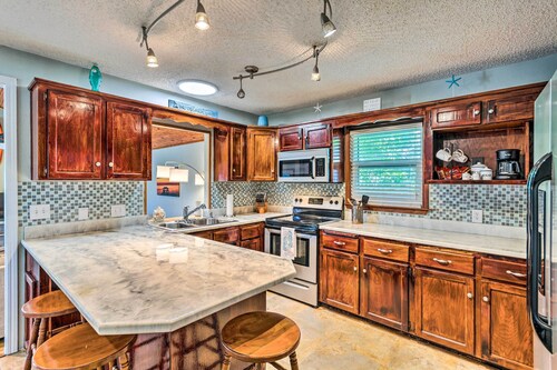 Serene Pensacola Vacation Rental w/ Gas Grill