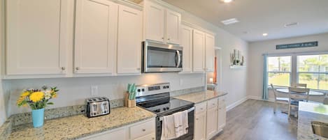 House (4 Bedrooms) | Interior