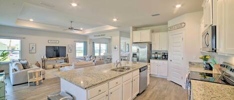 House (4 Bedrooms) | Interior