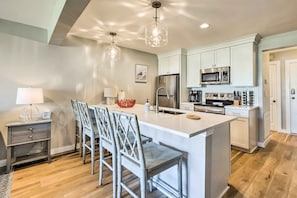 Apartment (2 Bedrooms) | Interior - St Helena Island Condo w/ Pool & Beach Access! (Harbor Island)