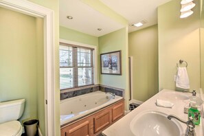 House (4 Bedrooms) | Interior - Spacious Seneca House ~ 7 Mi to Lake Keowee! (Seneca)