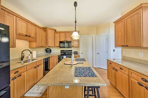 House (4 Bedrooms) | Interior - Spacious Seneca House ~ 7 Mi to Lake Keowee! (Seneca)