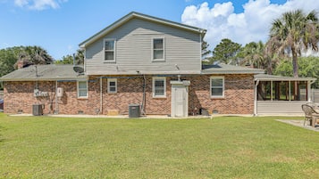 House (5 Bedrooms) | Interior