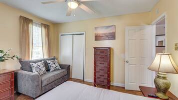 House (5 Bedrooms) | Interior