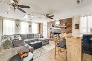 House (5 Bedrooms) | Interior