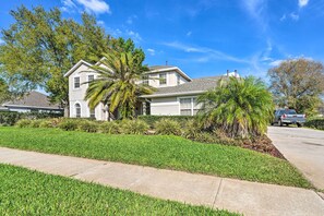 Interior - Spacious Family Home w/ Pool - 3 Mi to Disney (Kissimmee)